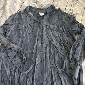 Liz Claiborne Blue Denim Shirt with Black Accents~Women’s~button down